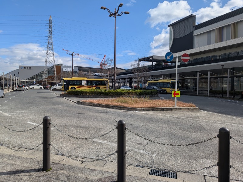 エステティックTBC京都桂川イオンモール店への行き方です。JR桂川駅バス停からです。写真２